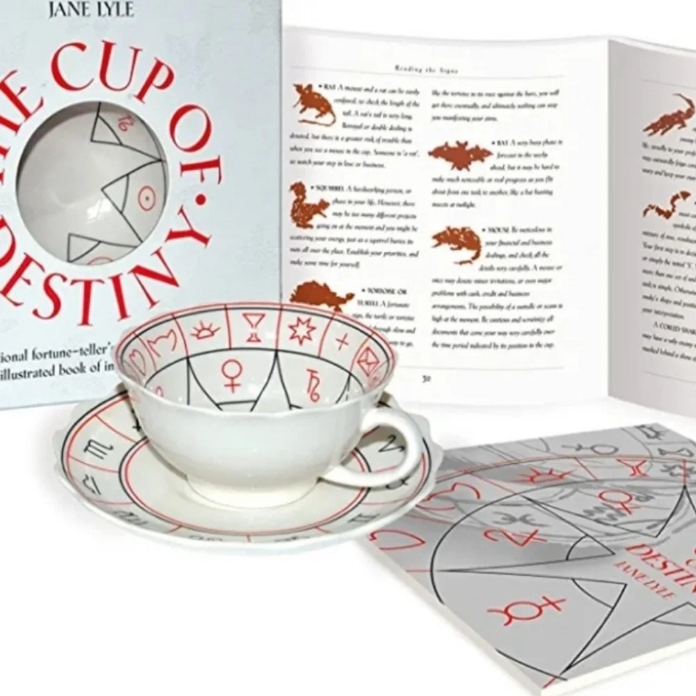 Cup of Destiny: A Traditional Fortune-Teller's Cup Saucer plus Illustrat…